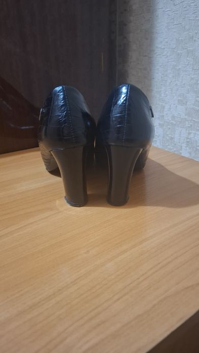 Продам туфли женские