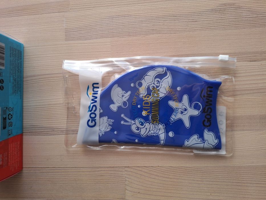 Продавам детски очила за плуване