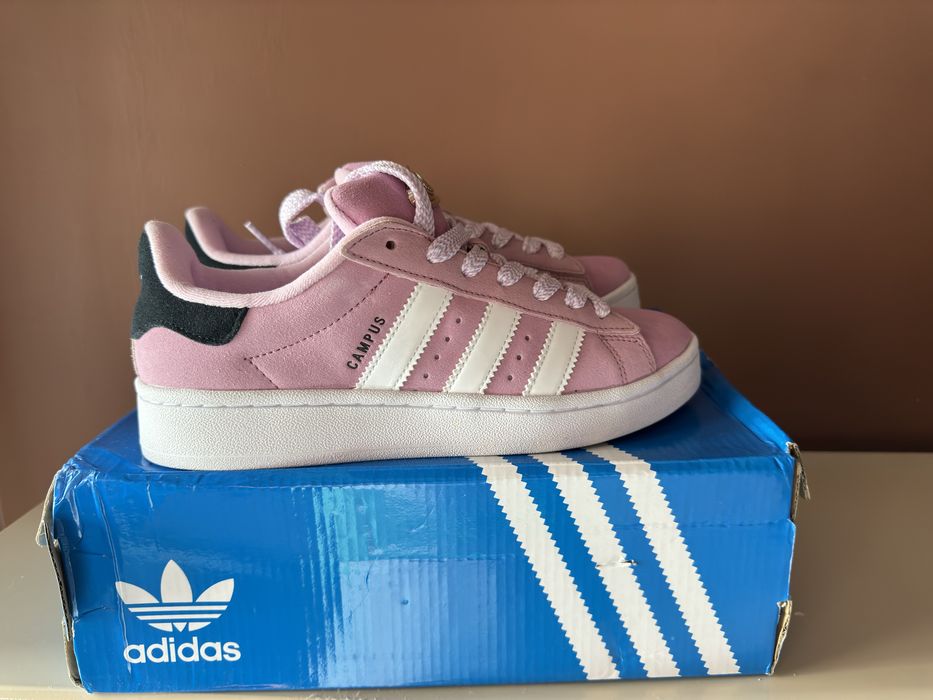 Кросовки фирмы adidas