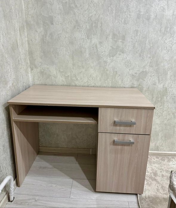 Продам шкаф, кровать, стол
