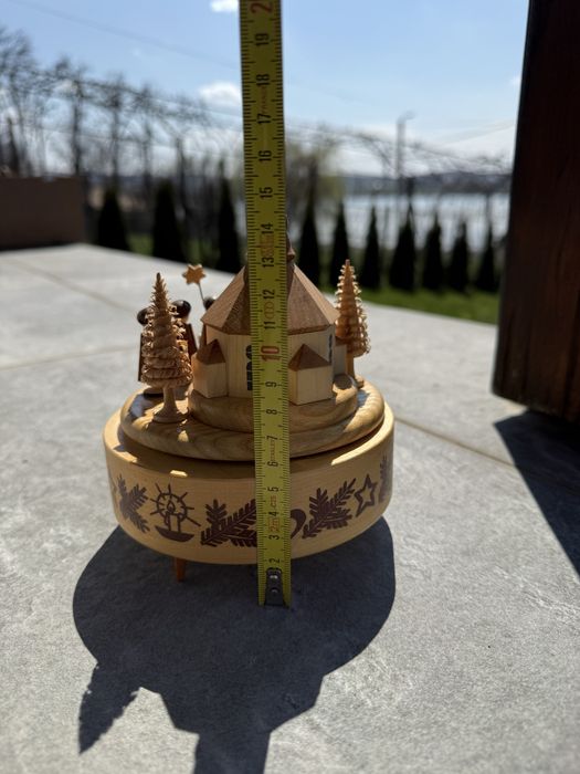 Cutie muzicala din lemn