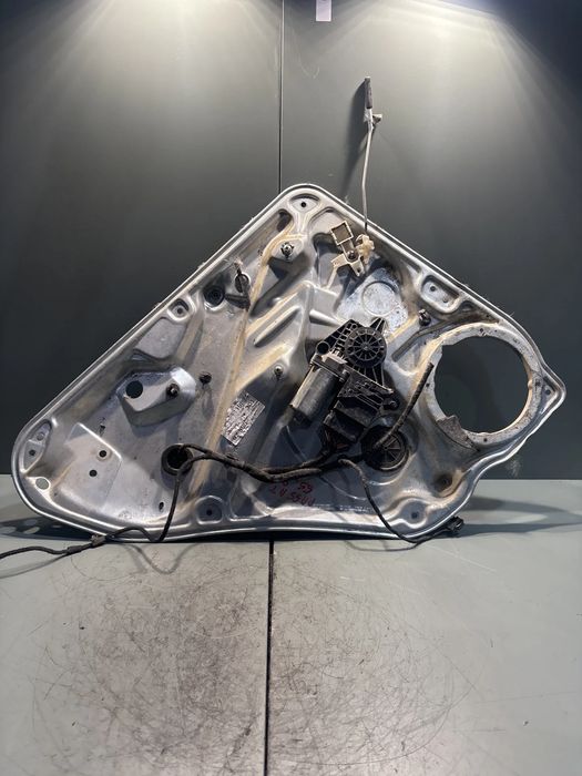 Macara geam spate stanga Volkswagen VW Passat 2002 1.6 MT (102 hp)