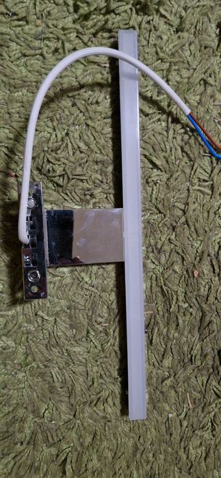 Vând oglindă cu spoturi 110 X 60 cm