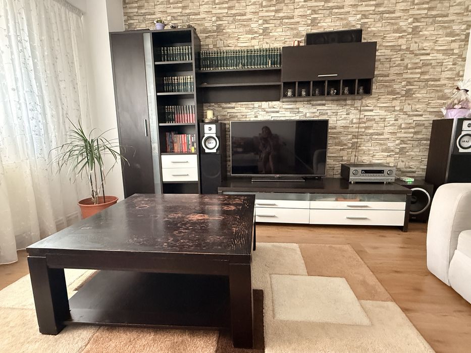 Vand mobila  living din lemn masiv/ mobexpert