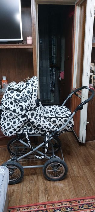 Продам дескую коляску 3 в 1