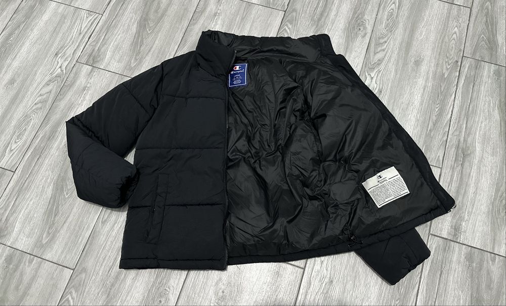 Jachetă champion puffer ca și nouă