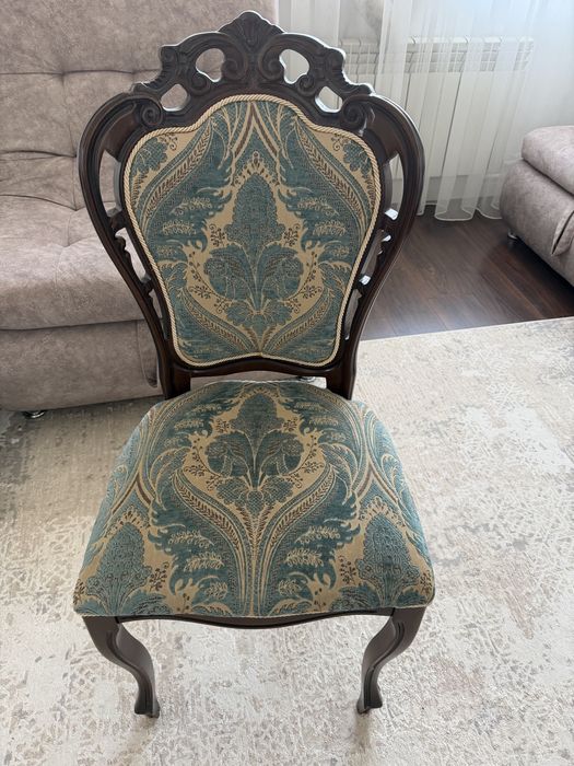 Продам комплект стульев из качественного материала