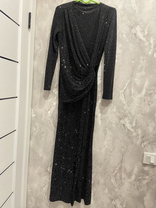 Одежда ,платья в отличном состоянии