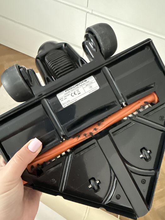 Aspirator vertical Rowenta