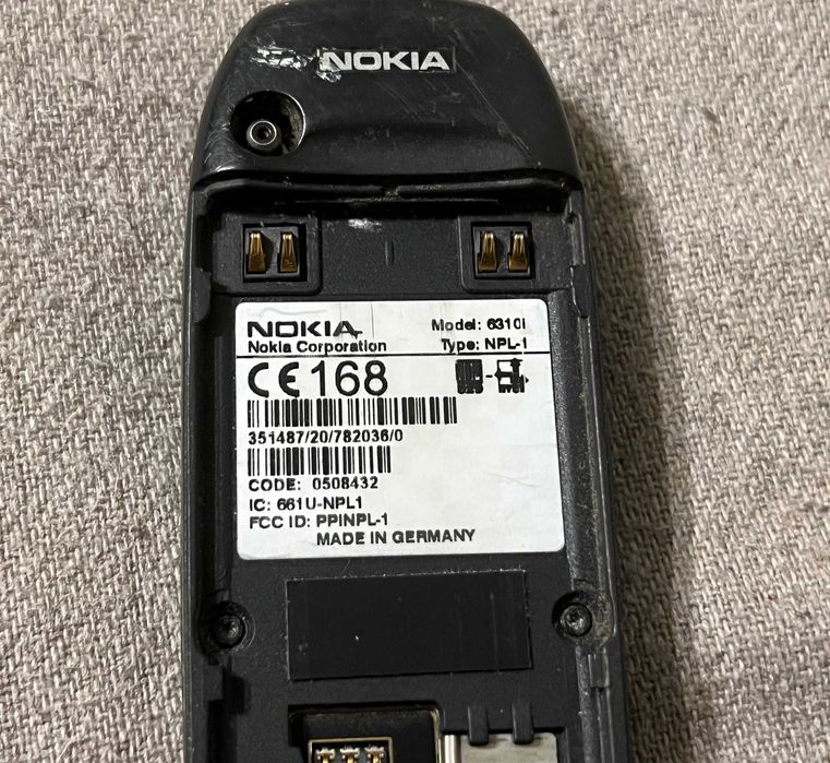Pachet Nokia 6310i telefon nefunctional + carcasa uzata