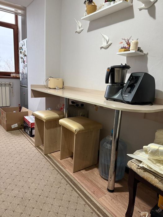 Срочно продам стол