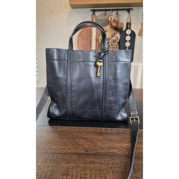 Fossil оригинална дамска чанта от естествена кожа