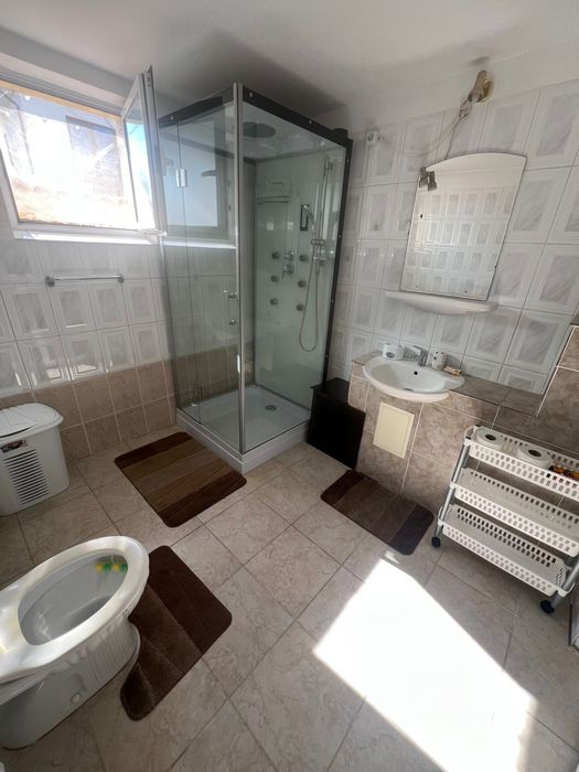 Inchiriez casa complet utilata