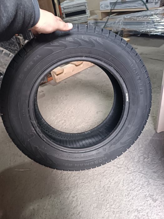 Продам резину 2 шт 195/65/15