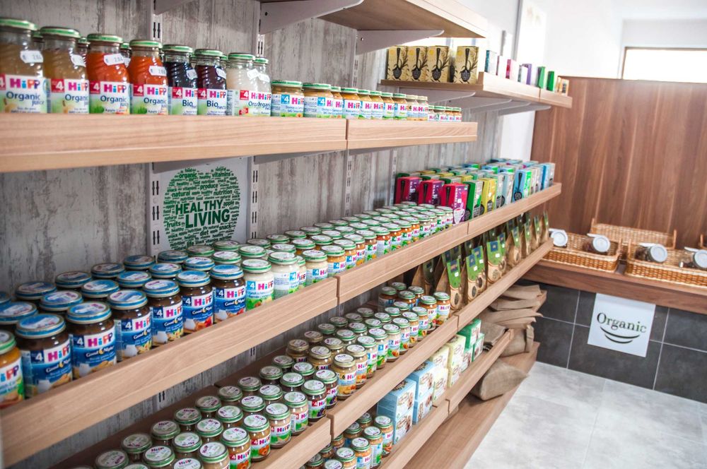 Дизайнерски рафтове/стелажи за магазин Бургас