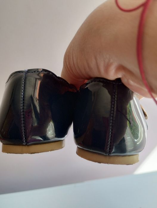 Тъмно сини лачени обувчици Okaidi 30 номер