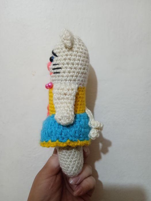 Продам вязаную игрушку Кошечка.