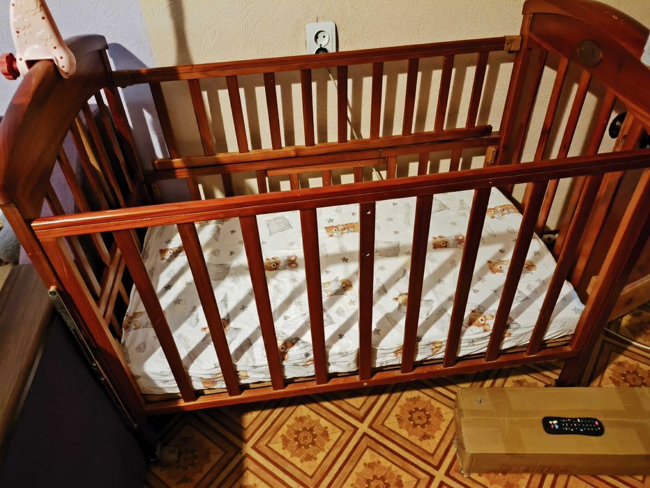 Детский манеж с матрасом