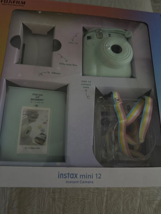 Камера instax mini 12