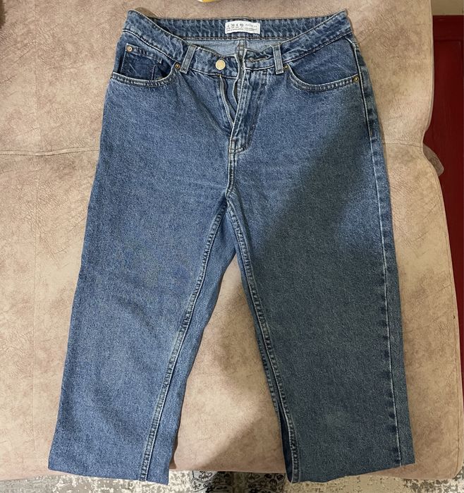 Джинсы новые