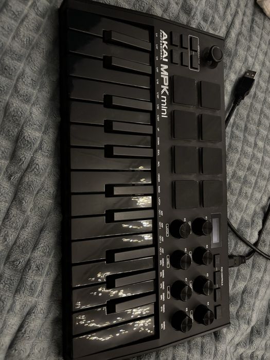 Миди клавиатура AKAI MPK mini MK3 Black