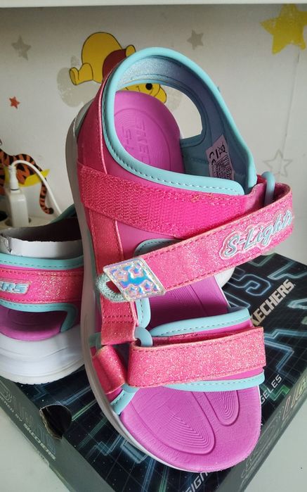 Сандали за момиче на skechers