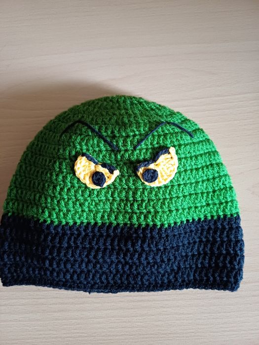 Плетени детски шапки и шалчета