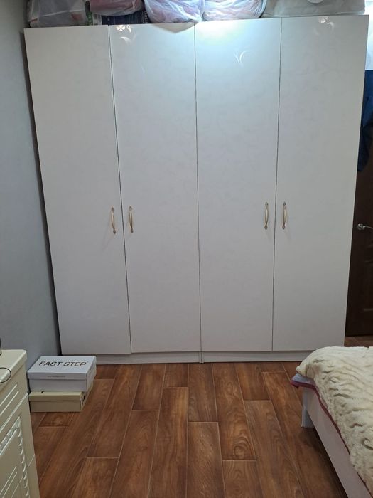 Спальный гарнитур продам