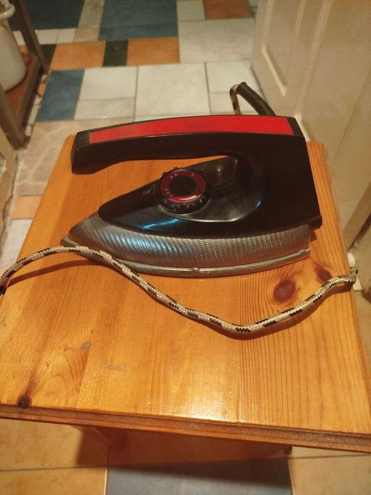 продам  утюг советского периода