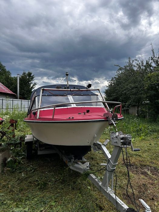 Vind 3 bărci s au schimb