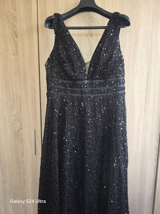 Официална черна рокля