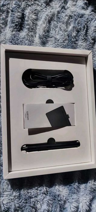 Графичен таблет ,,Wacom Intos M" розов