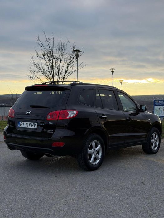 Hyundai Santa Fe 2006 – 2.2  Automat Diesel, 4x4, 5 locuri, Bluetooth