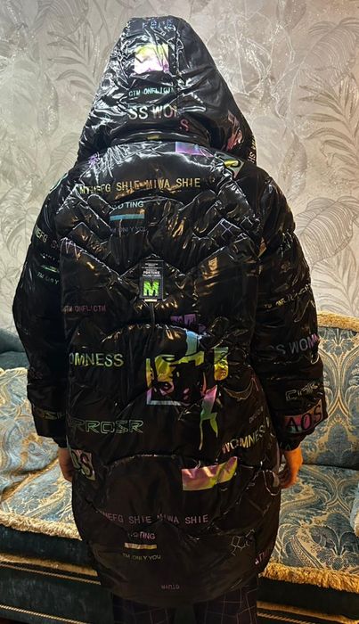 Продам Куртки новые .