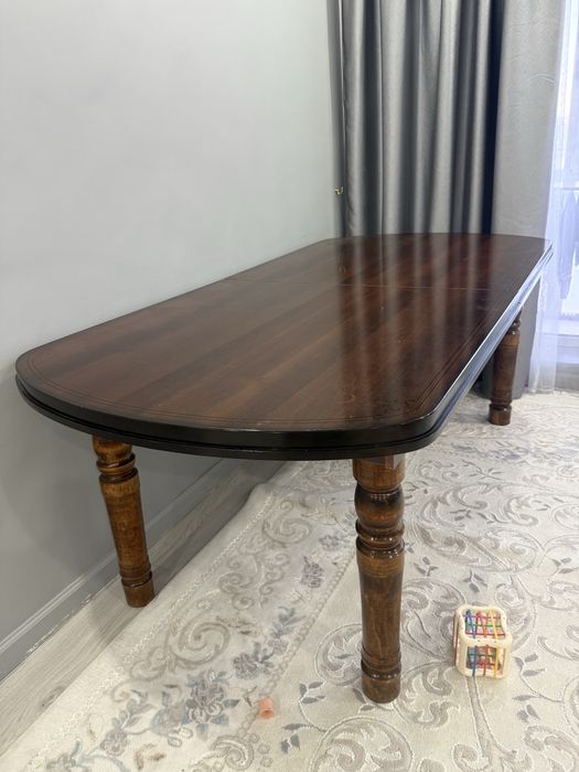 Продам стол гостиный