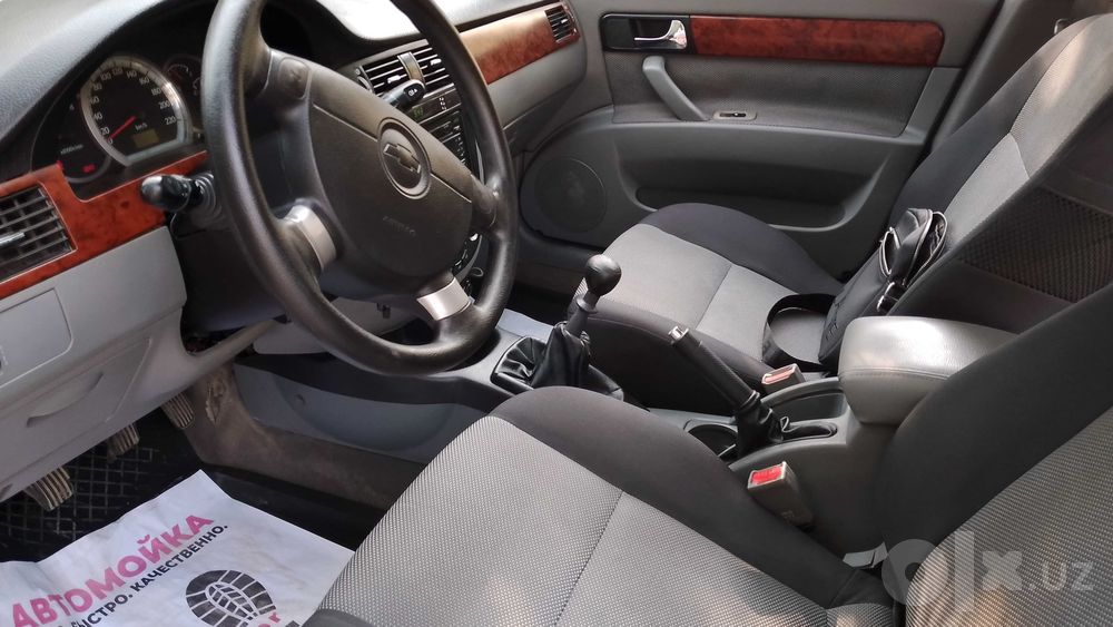 Продается Chevrolet Lacetti 1.8 2 позиция