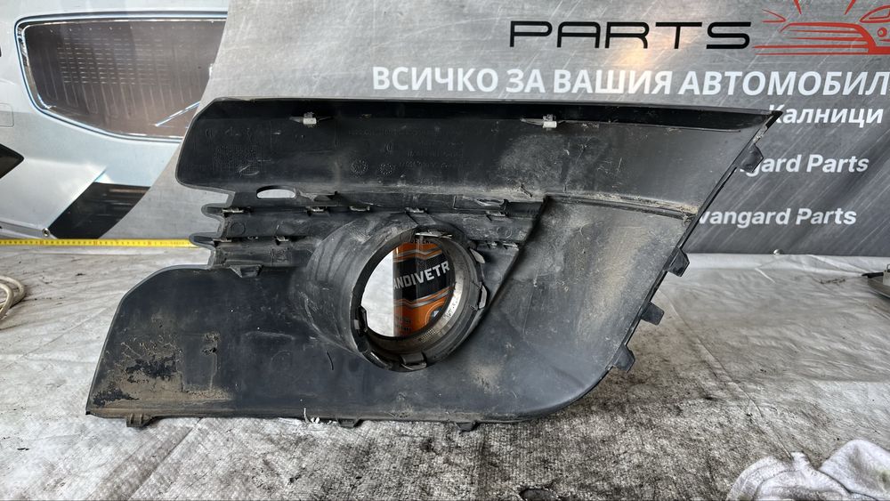 Peugeot 3008 дясна основа за халоген