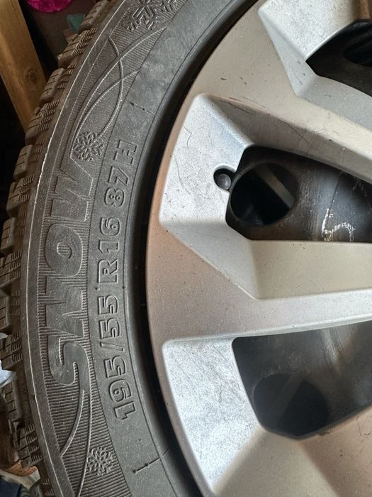 Jante tabla / 5x100 / 195/55/R16 - Anvelope foarte bune M+S / DOT 2023