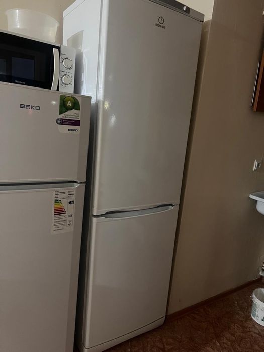 Холодильник Indesit