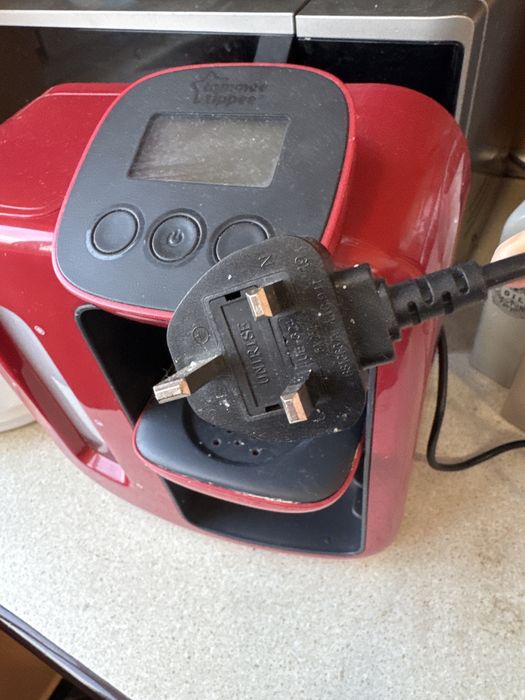 Електрически уред за приготвяне на адаптирано мляко Tommee Tippee