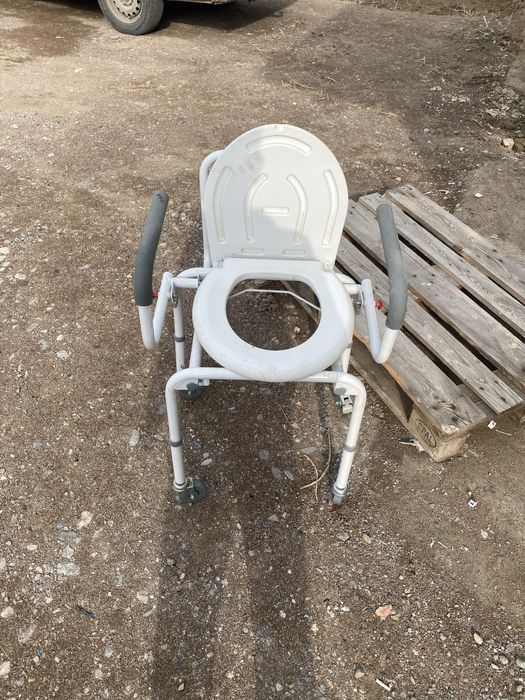 Кресло-стул туалет