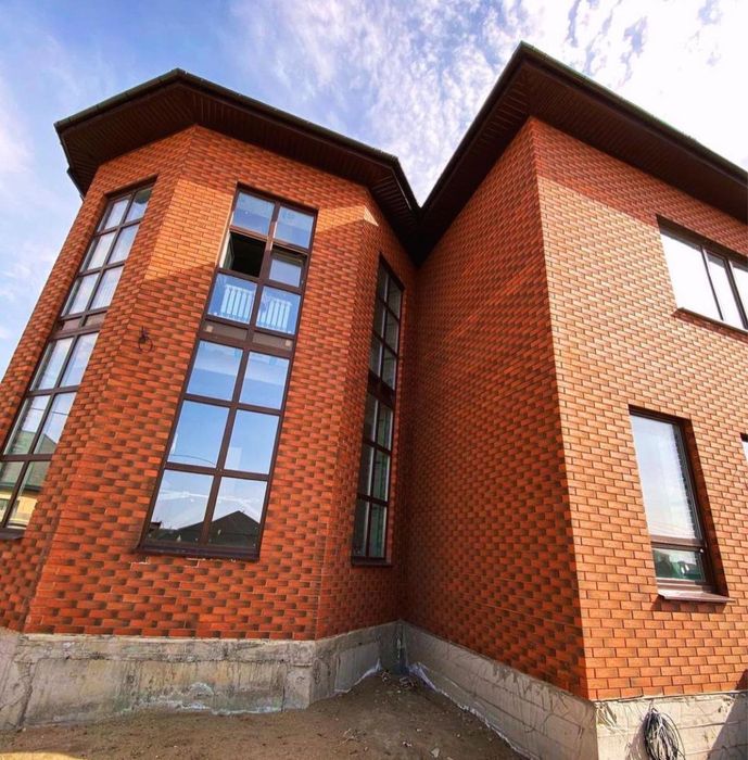 Облицовочный кирпич красный