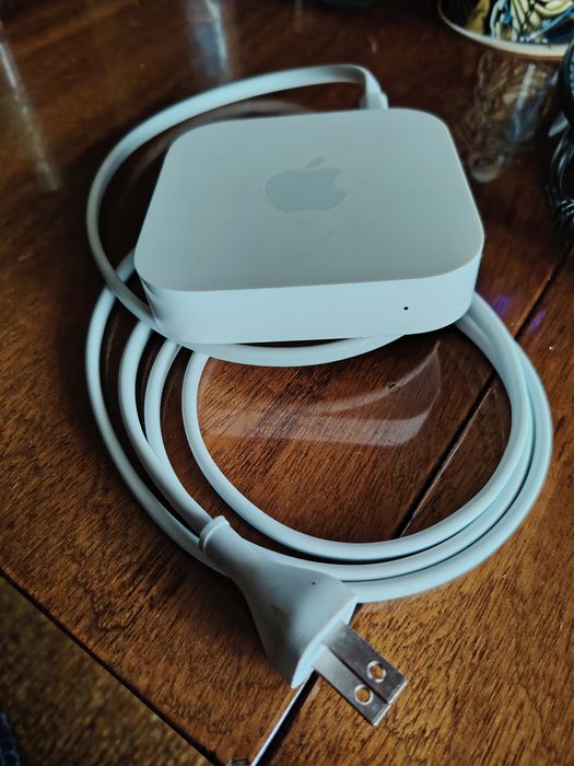 Рутер Apple AirPort Express - AirPlay 2