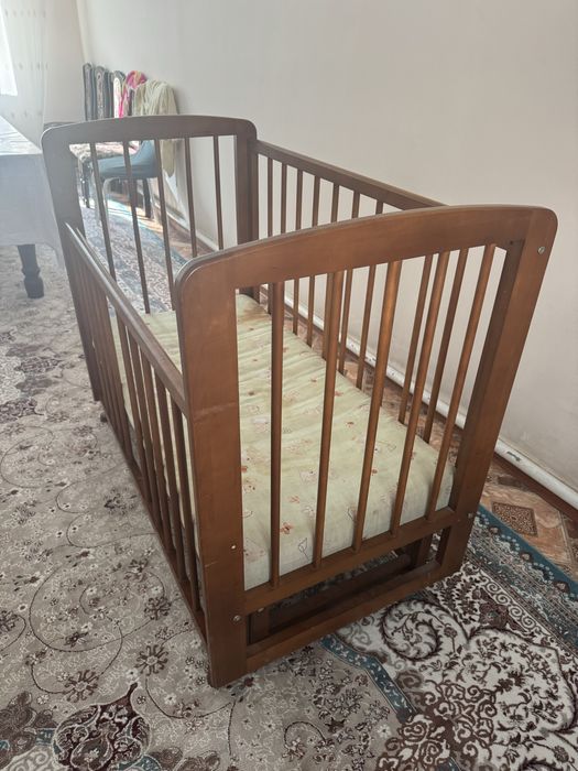 Продам манеж в хорошем состряний