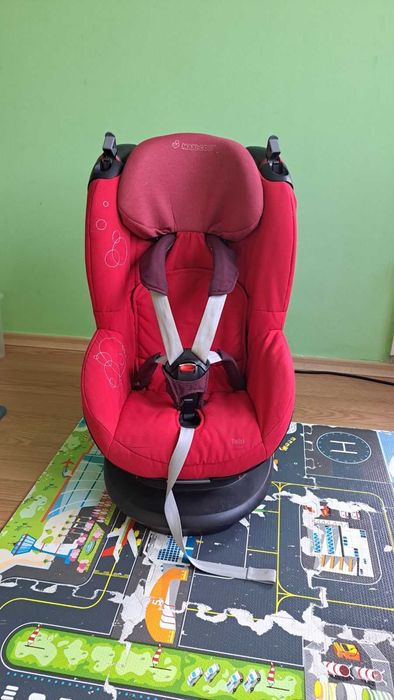 ПОДАРЯВАМ столче за кола Maxi Cosi Tobi от 9 до 18 кг