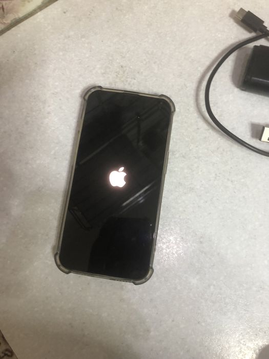 Айфон 13 в идеальном состоянии