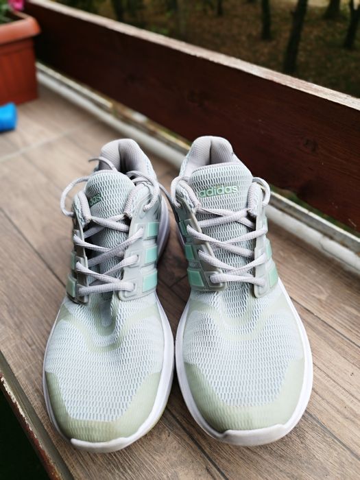 Дамски маратонки Adidas, размер 40