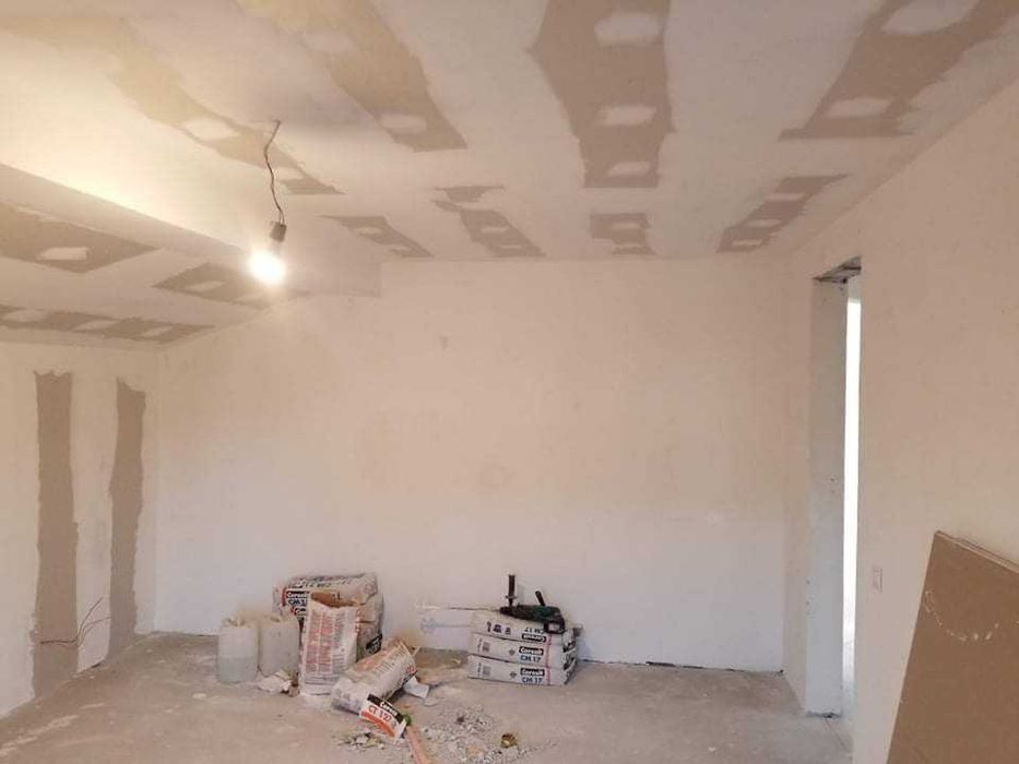 Meserias  de /Rigips, gresie faianta ,placări polistiren