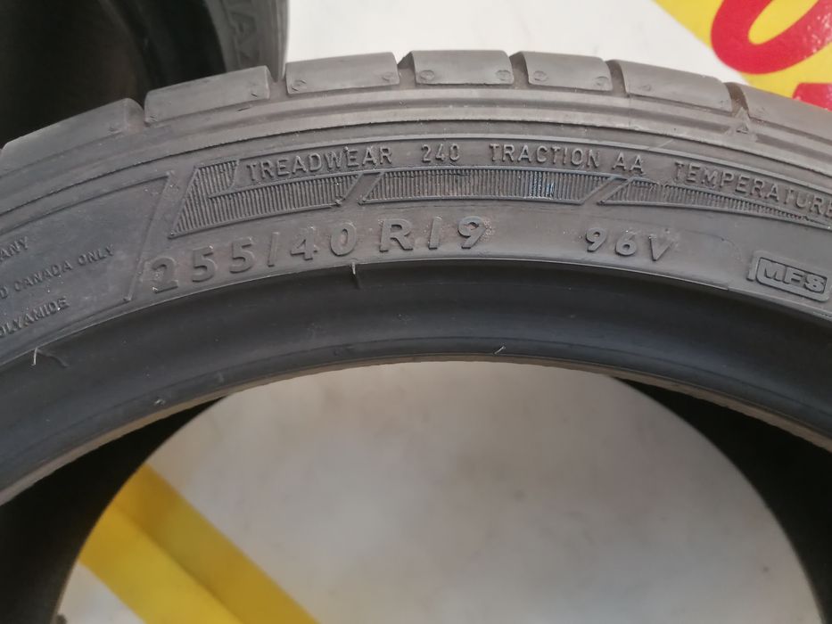 255/40/19 2* Dunlop vara 96v dot 4315.     5,58mm