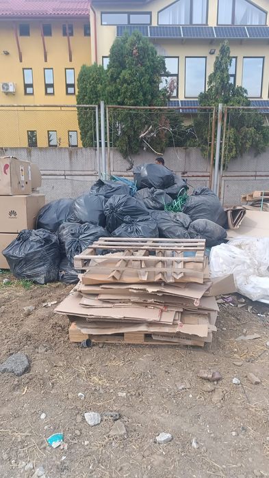 Ridic saci cu moloz și deseuri din constructii